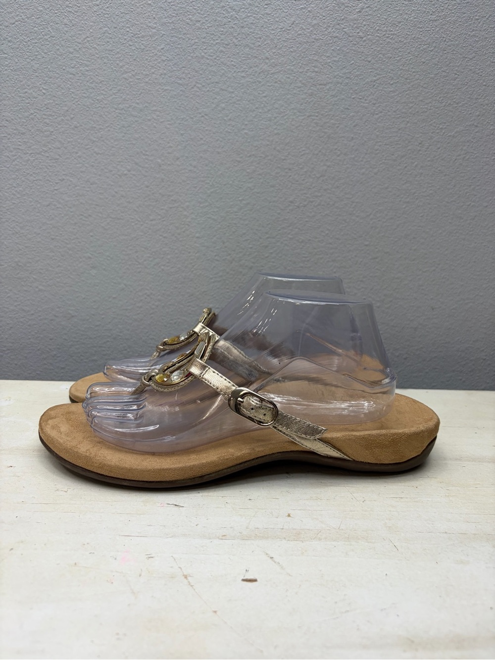 Vionic Ricci Thong Sandals Size 9